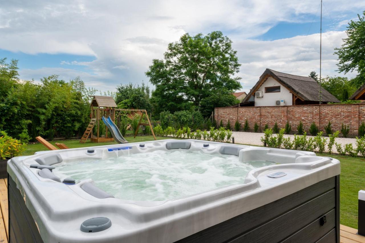 Naturart Vendeghaz Tiszafuered Exterior photo
